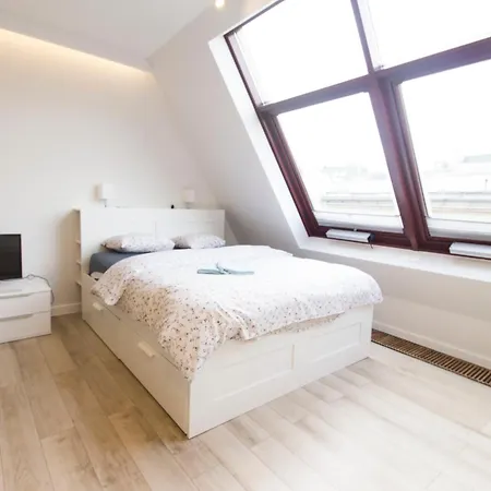 Happyestate - Just In Center Ul Krawiecka 3 *