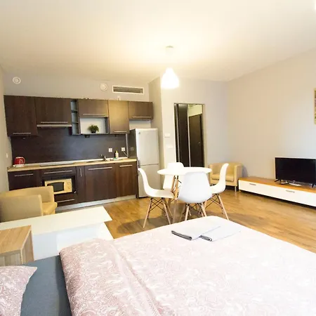 Happyestate - Just In Center Ul Krawiecka 3